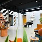 The Social Hub Lavagnini Extended 4*